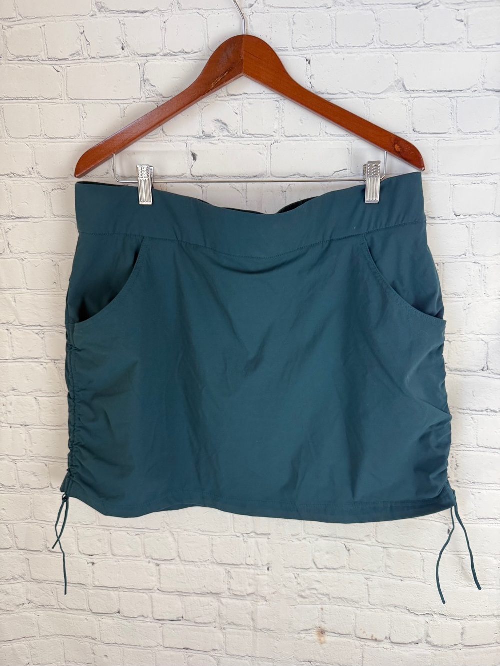 Columbia Teal Drawstring Pocket Skort XL